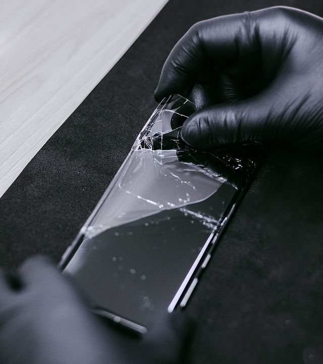 rozbita szybka w telefonie