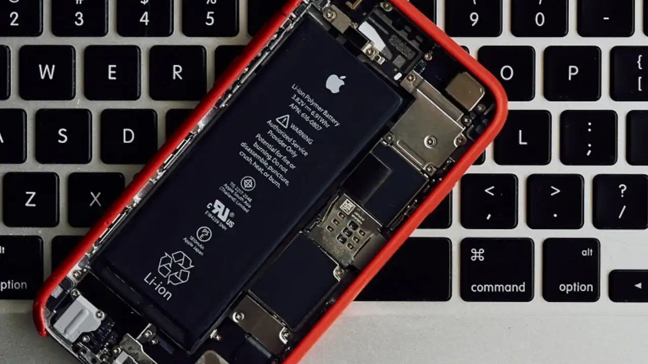 wnętrze telefonu iphone