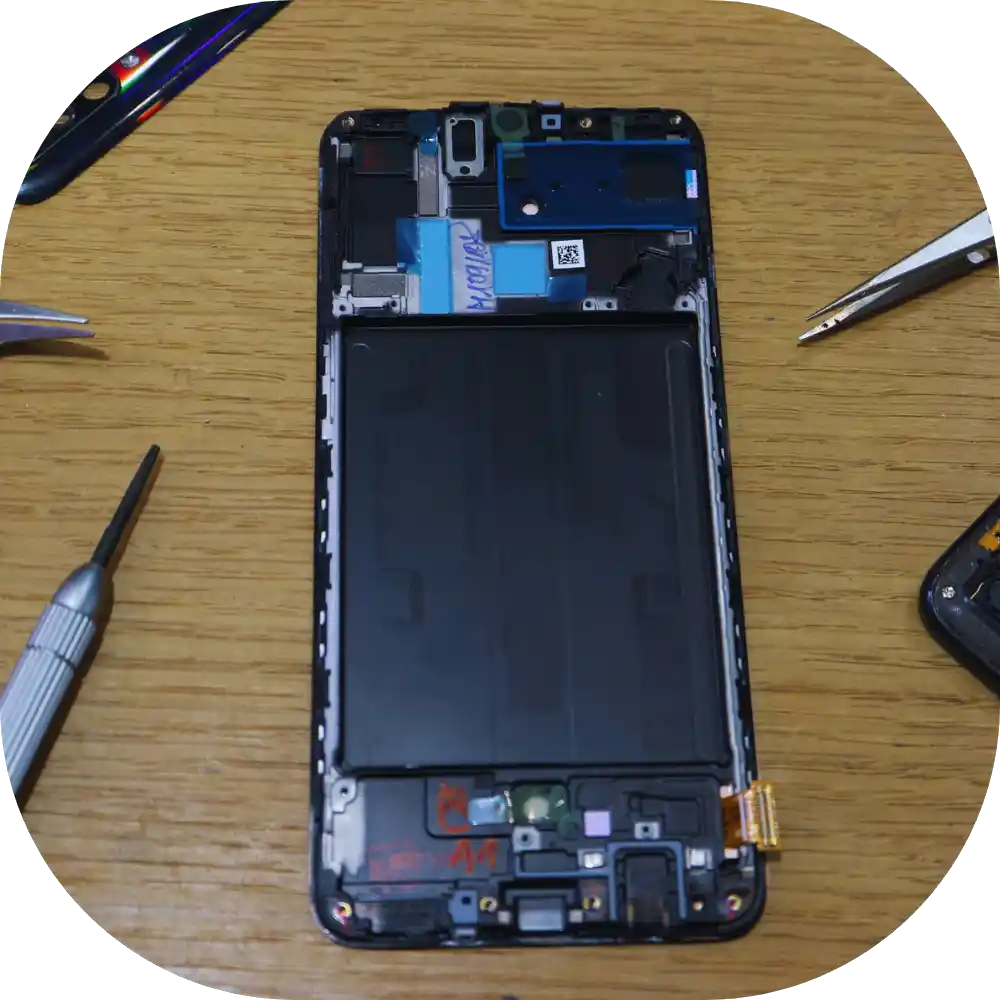 wymiana ekranu w telefonie samsung - na czym polega